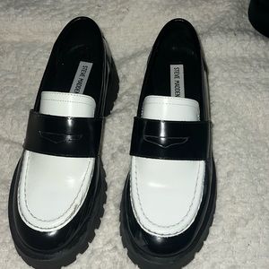 White and black Steve Martin loafers size 8